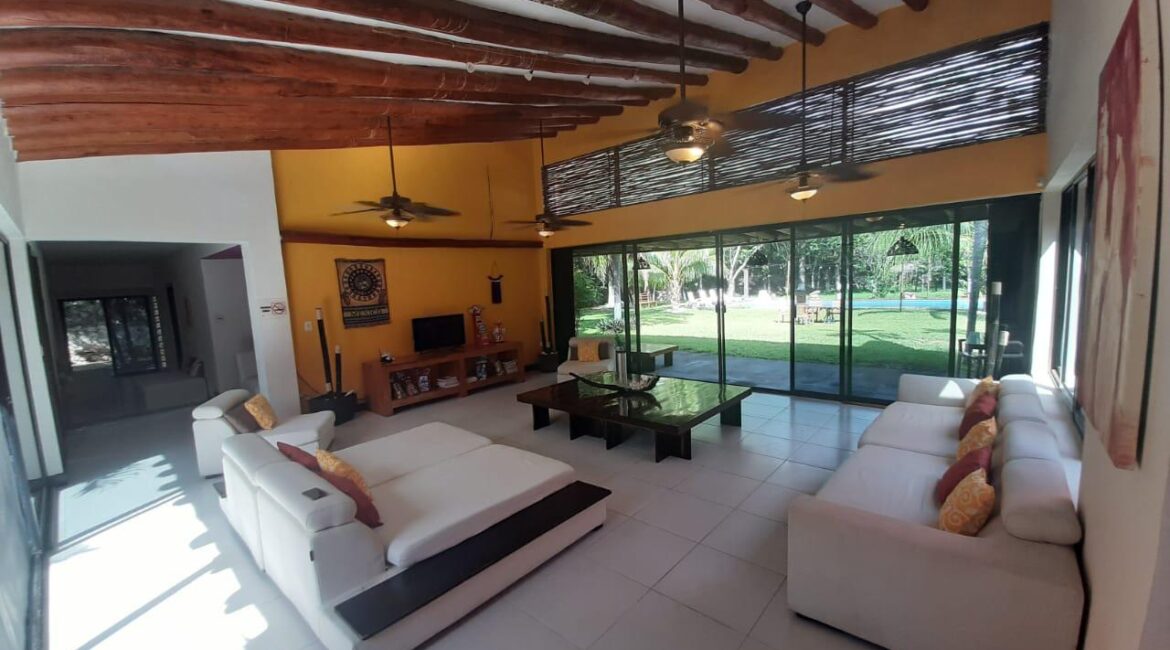 PROPIEDAD EN RENTA EN SANTA TERESITA, CARRETERA AKUMAL, TULUM