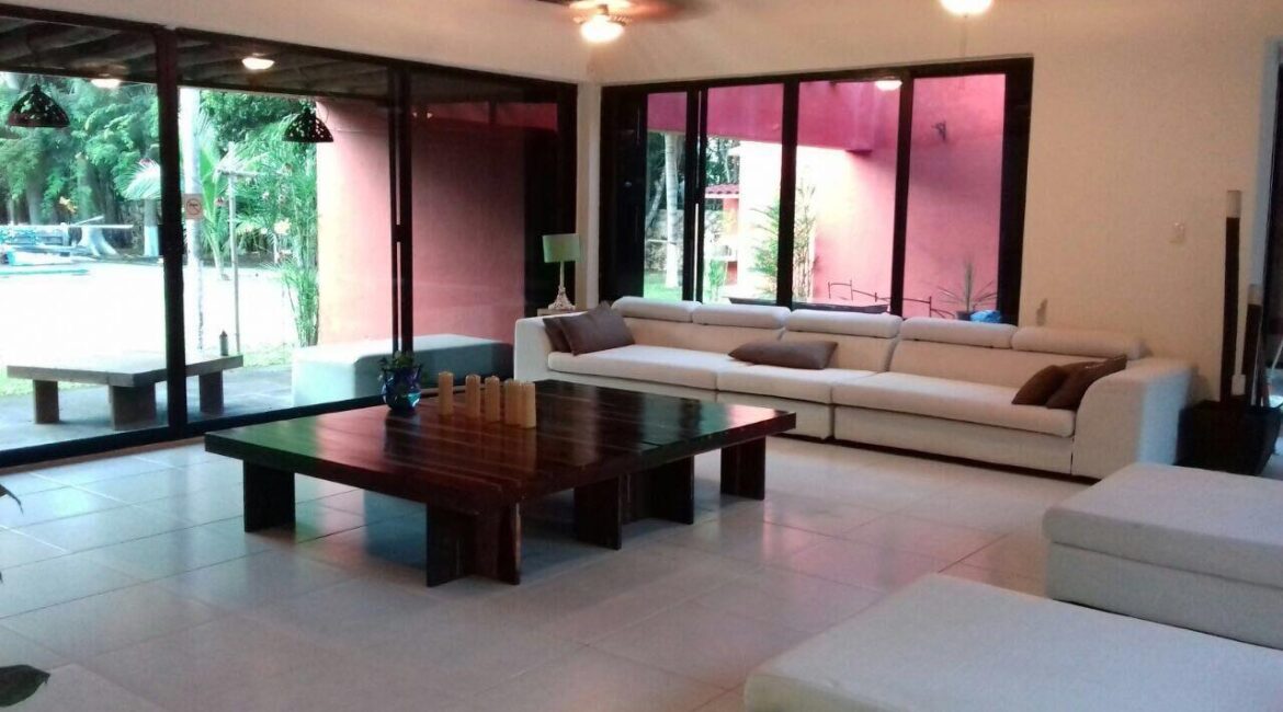 PROPIEDAD EN RENTA EN SANTA TERESITA, CARRETERA AKUMAL, TULUM